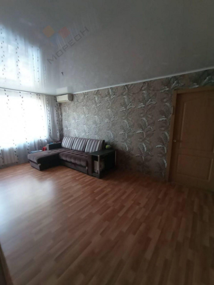 2-комн квартира Благоева ул, 8