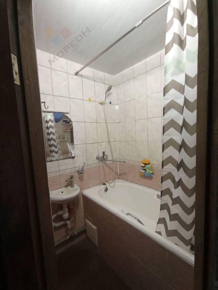 2-комн квартира Благоева ул, 8