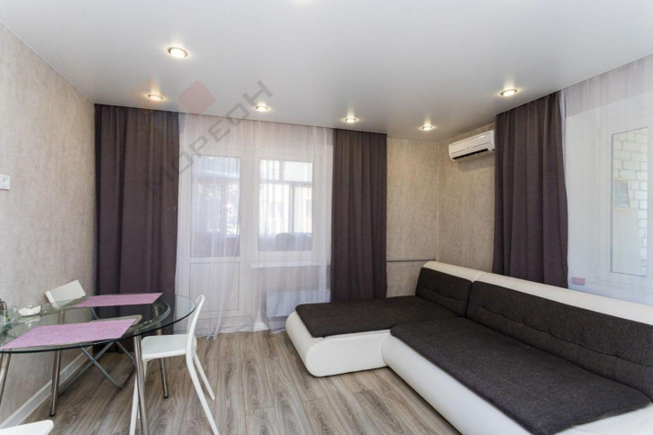 2-комн квартира Академика Пустовойта ул, 8