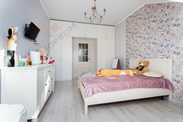 2-комн квартира Генерала Петрова ул, 15