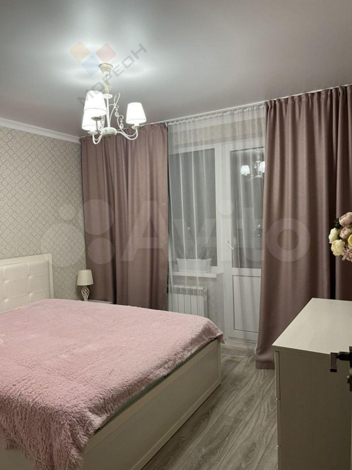 3-комн квартира Думенко ул, 4