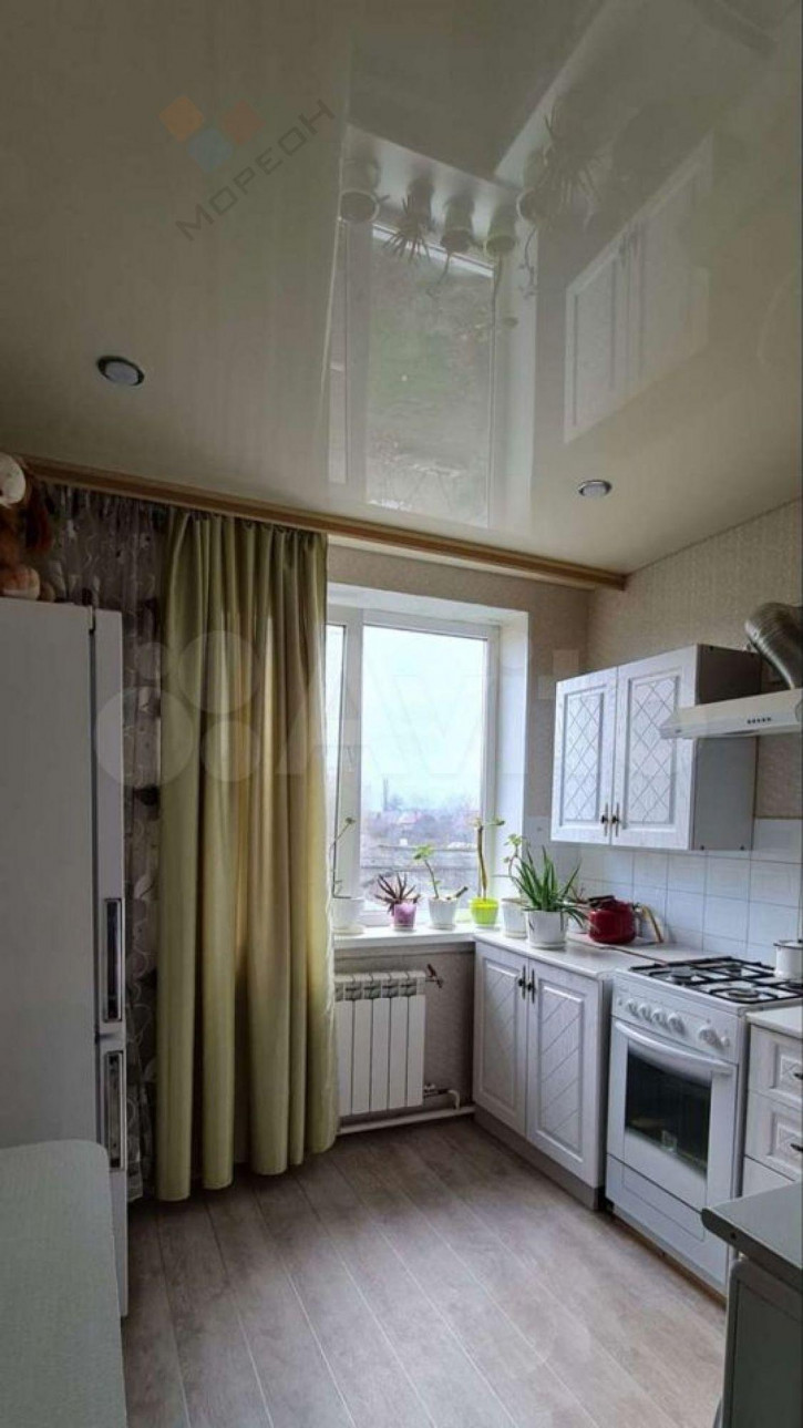 2-комн квартира Космонавтов ул, 18