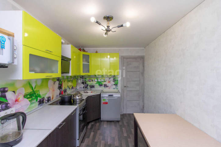 4-комн квартира Пархоменко, 1