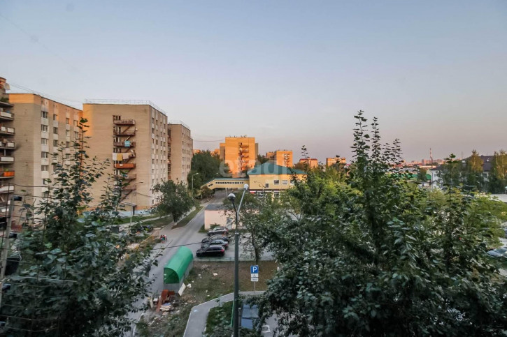 Комната Республики, 210
