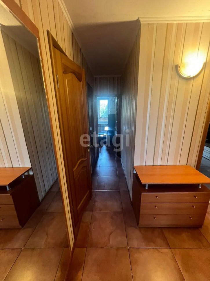 3-комн квартира Камчатская, 37