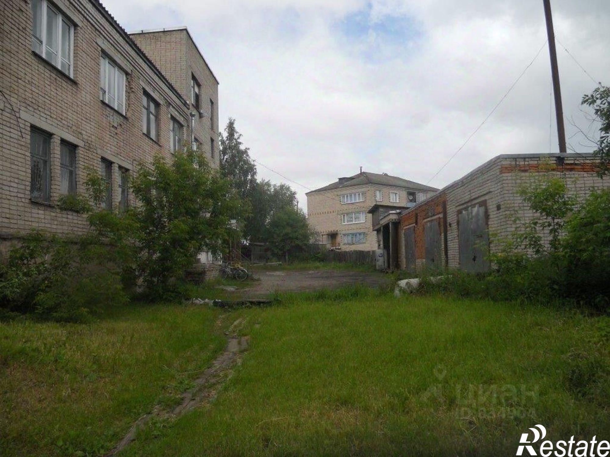 Сдать гараж, место в паркинге за 5 850 рублей на площадь Победы, 2