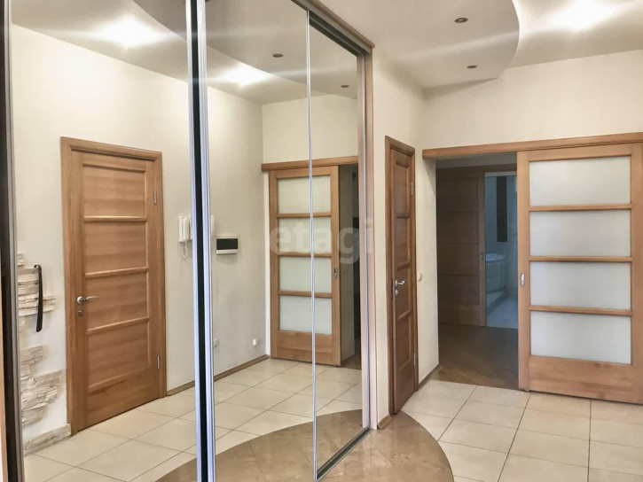 3-комн квартира Республики, 14