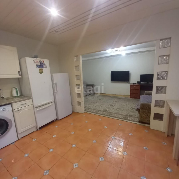 4-комн квартира Широтная, 83