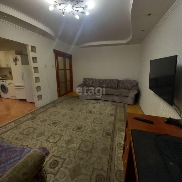 4-комн квартира Широтная, 83
