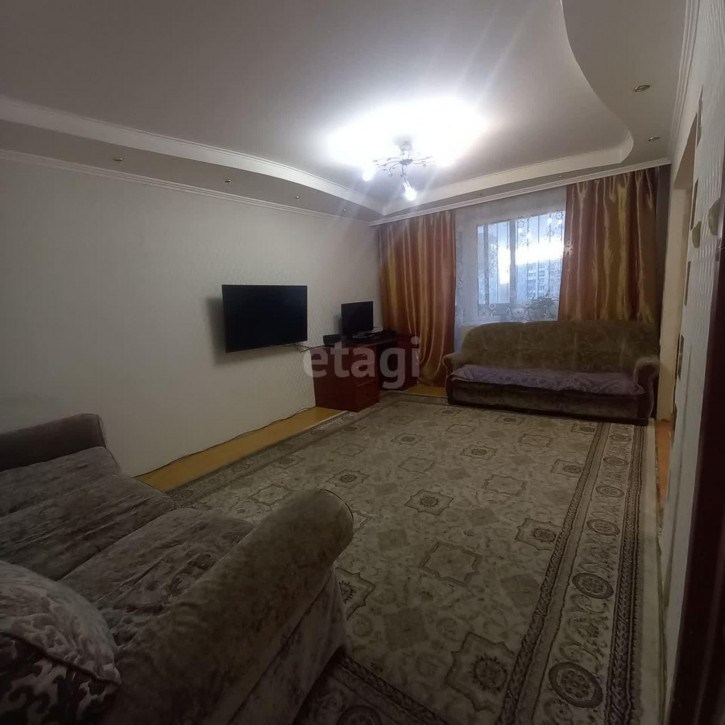 4-комн квартира Широтная, 83