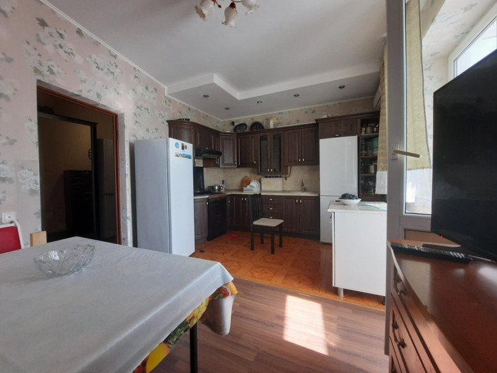 3-комн квартира Таёжная улица, 51