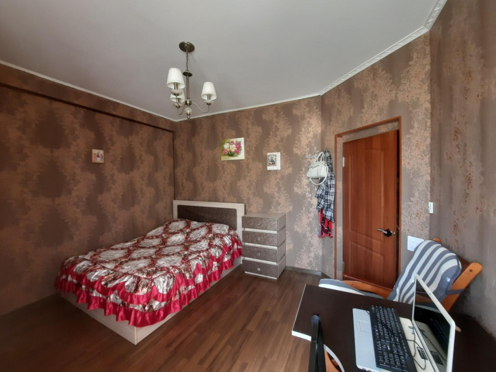 3-комн квартира Таёжная улица, 51