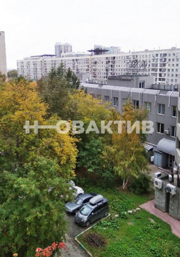 Комната Челюскинцев, 44