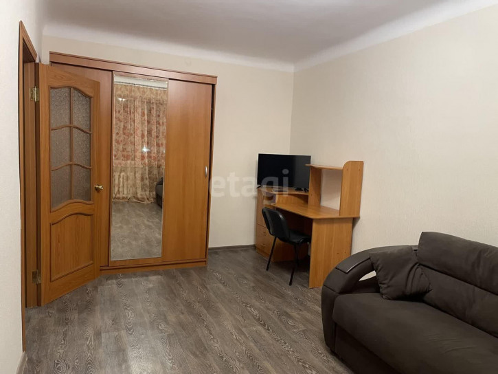 1-комн квартира Мельникайте, 92