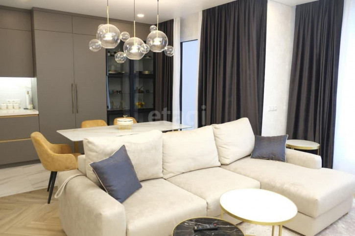 4-комн квартира Мельникайте, 30