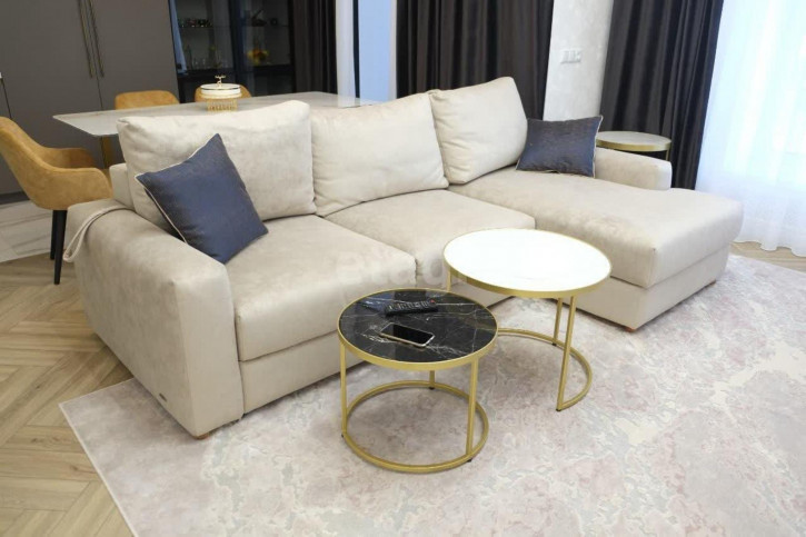 4-комн квартира Мельникайте, 30