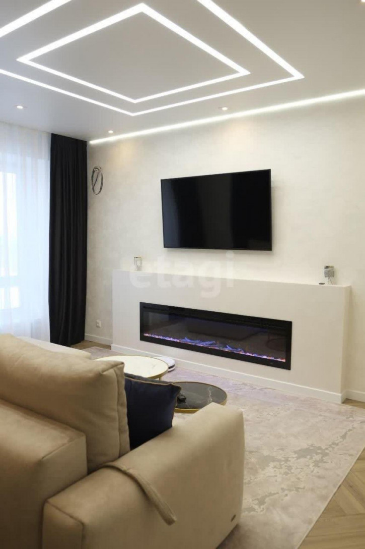 4-комн квартира Мельникайте, 30