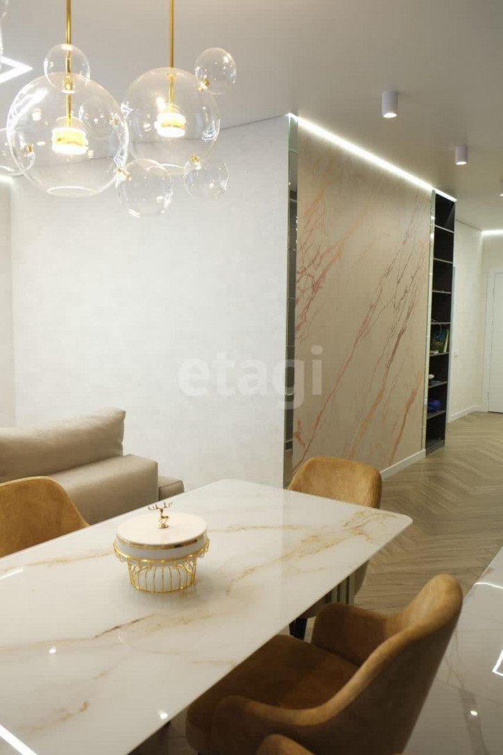 4-комн квартира Мельникайте, 30