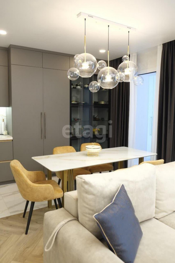 4-комн квартира Мельникайте, 30