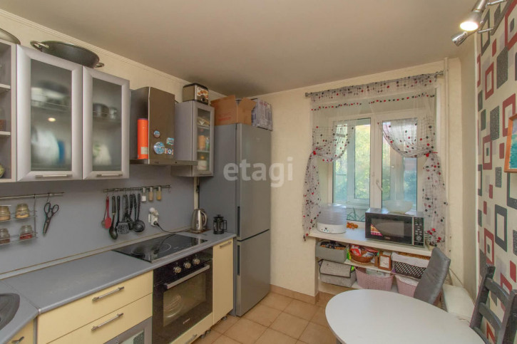 2-комн квартира Самарцева, 40