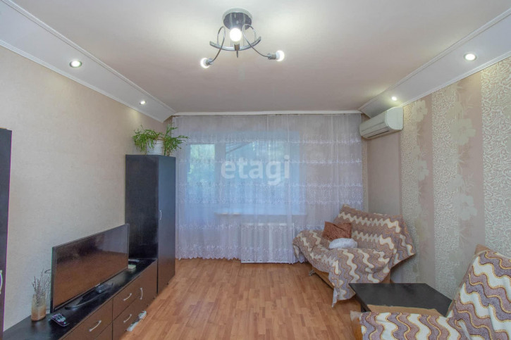 2-комн квартира Самарцева, 40