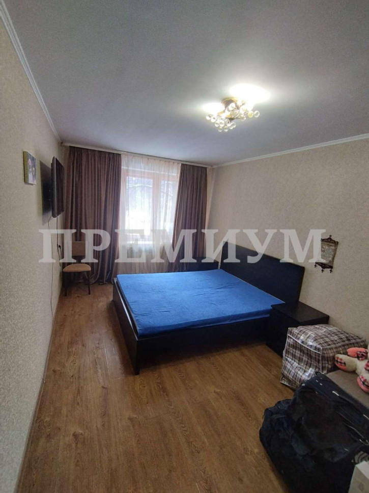 3-комн квартира Строителей улица, 20
