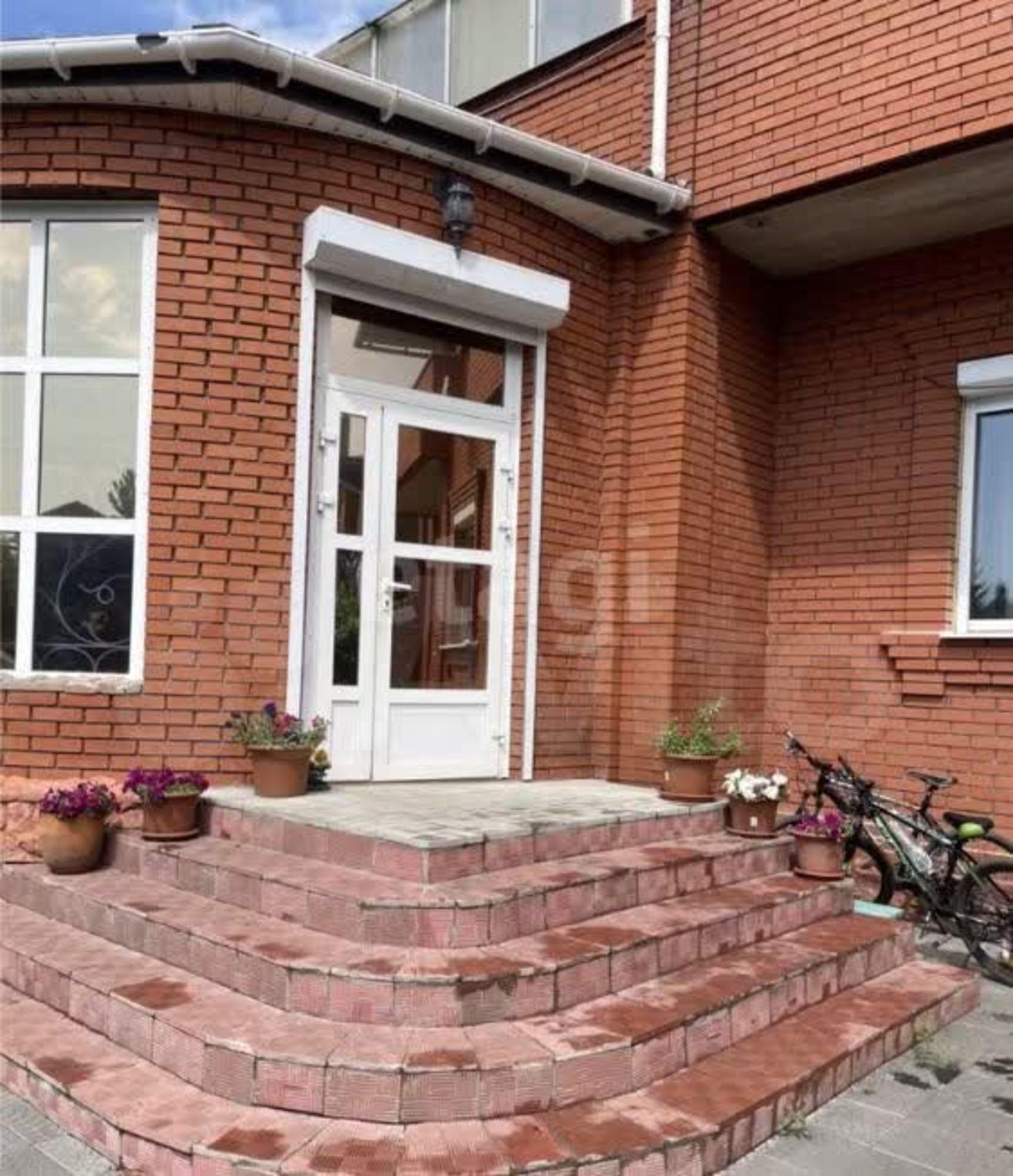 Купить дачу, дом, коттедж за 27 000 000 рублей на Солнечная 6-я, 53