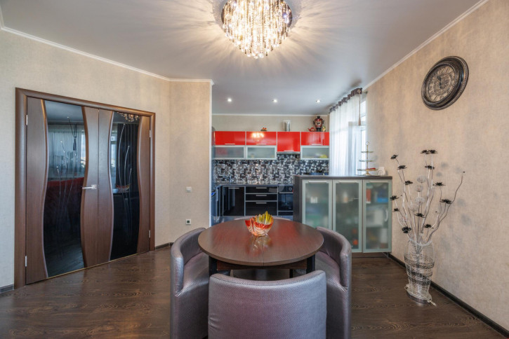 3-комн квартира улица Фокина