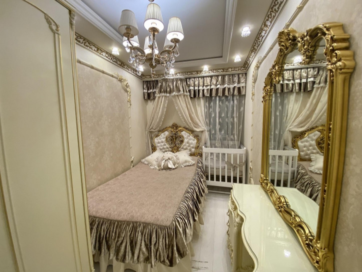 5-комн квартира улица Ромашина