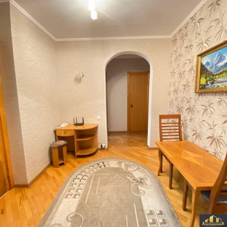 4-комн квартира Главная ул.