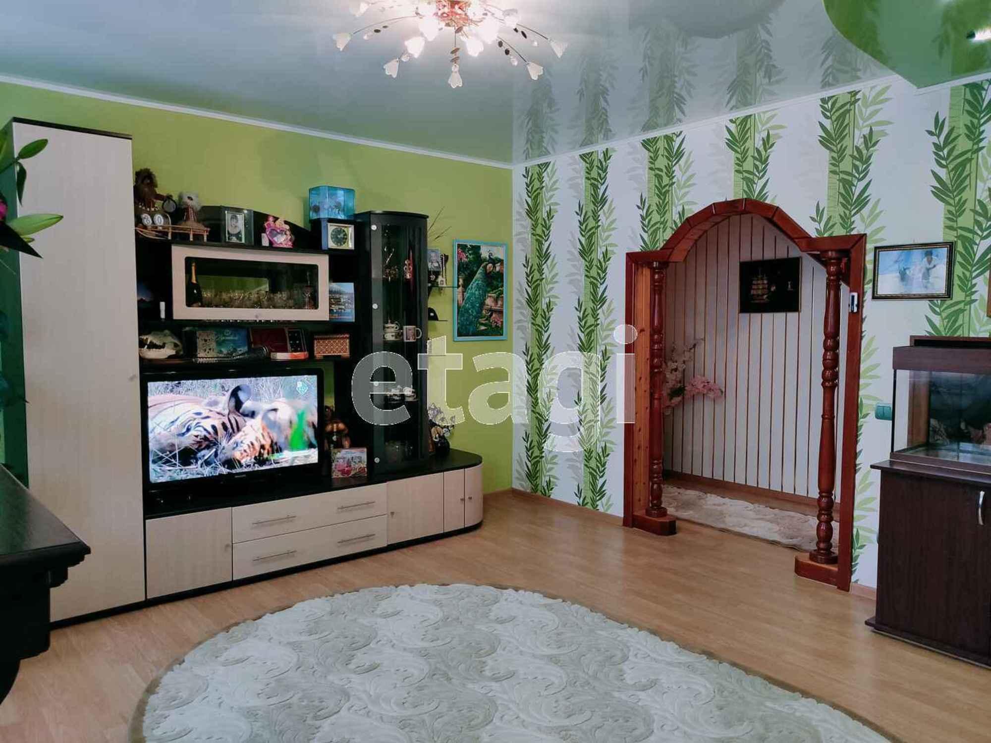 Купить дачу, дом, коттедж за 9 000 000 рублей на 1-я Заозёрная улица