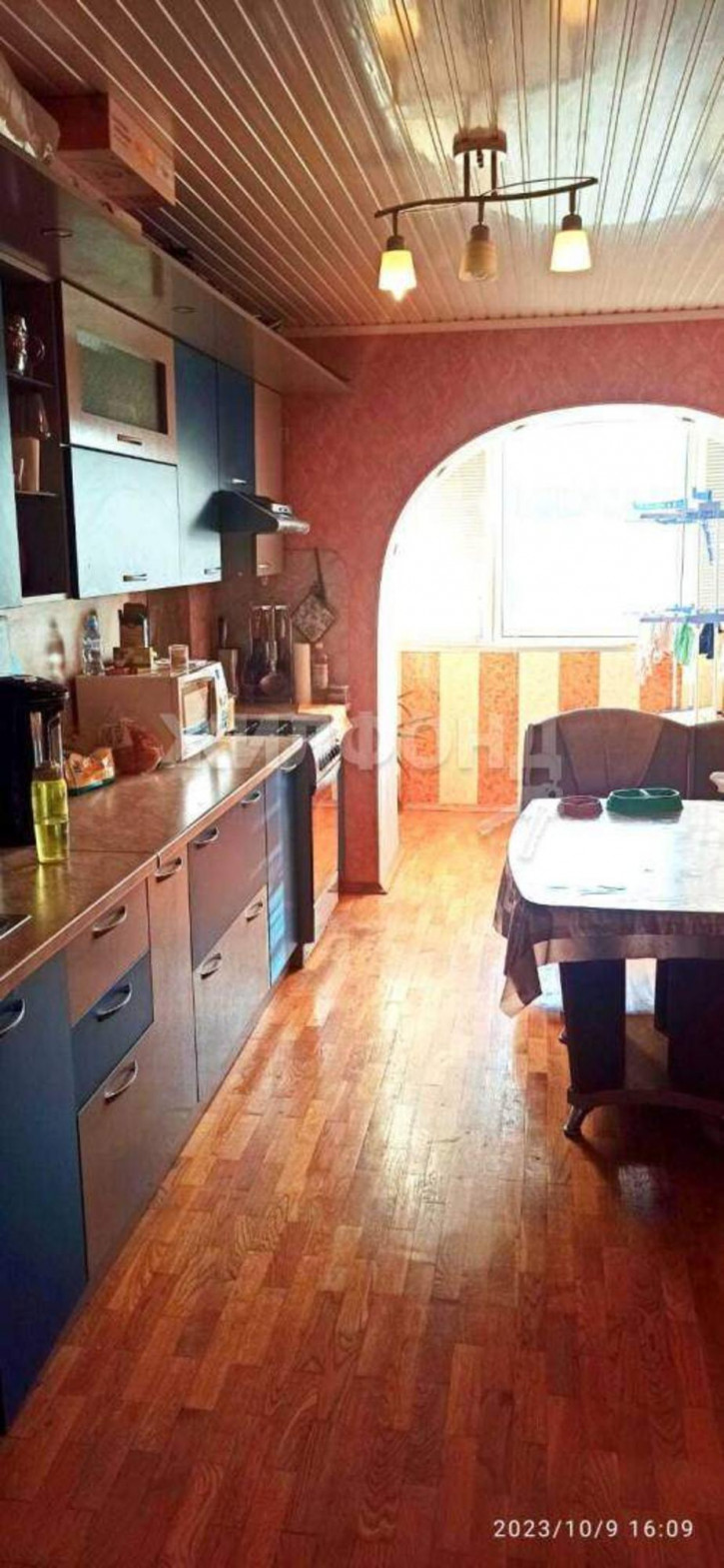 2-комн квартира Суворова улица, д.33