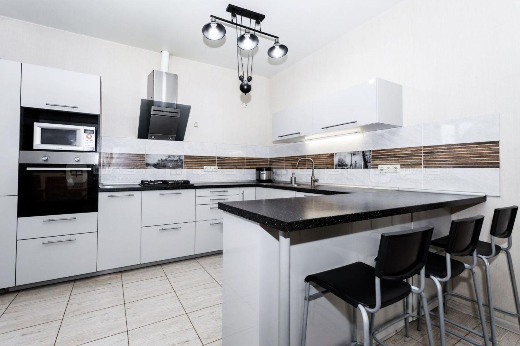 Купить дачу, дом, коттедж за 15 000 000 рублей на ул. Светлая, дом 6