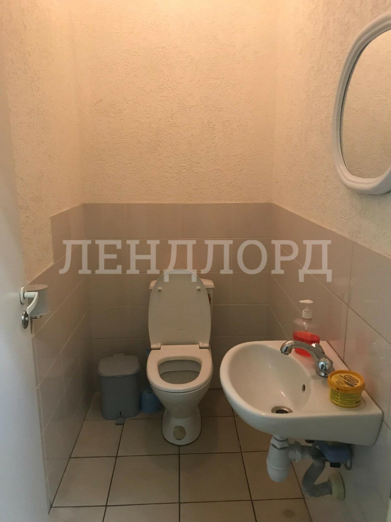 Купить торговое помещение за 24 500 000 рублей на спуск Герцена