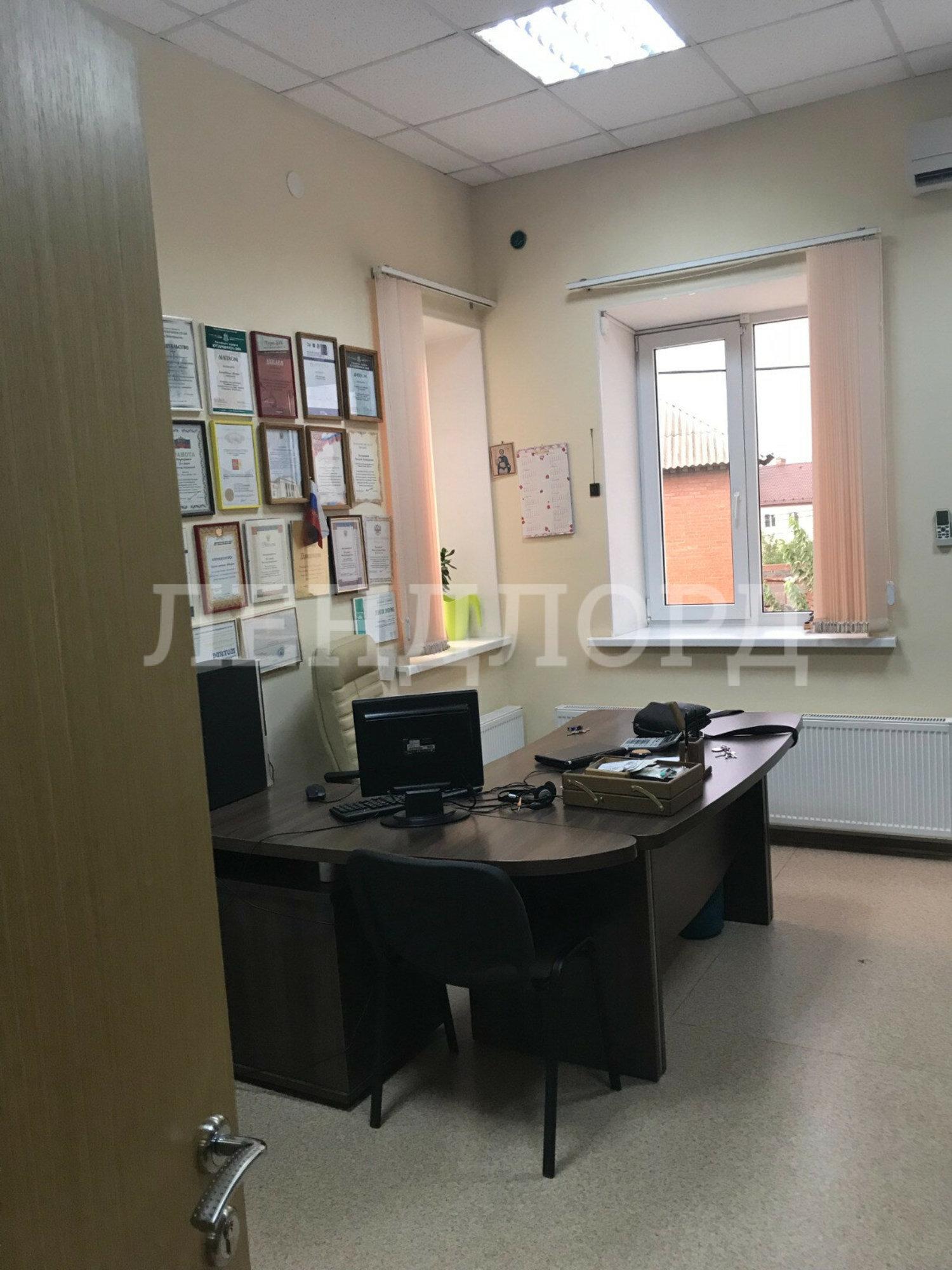 Купить торговое помещение за 24 500 000 рублей на спуск Герцена
