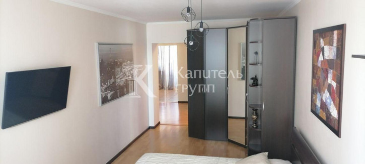 3-комн квартира ул Мельникайте, 138