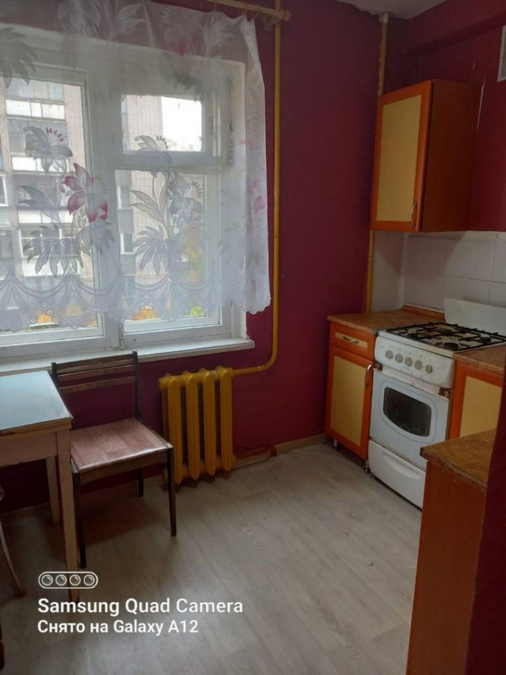 2-комн квартира Вологодская ул, 36