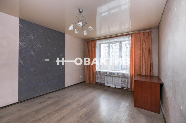 4-комн квартира Ленинградская, 111