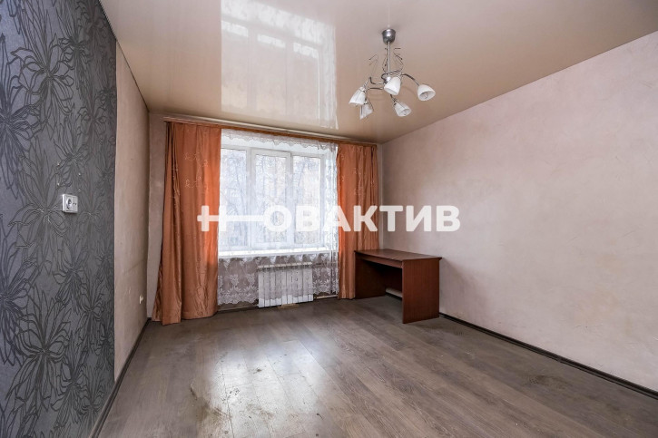 4-комн квартира Ленинградская, 111