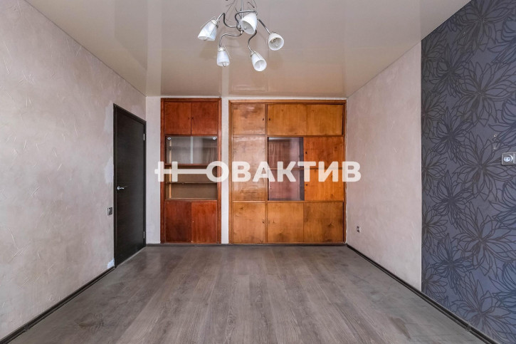 4-комн квартира Ленинградская, 111