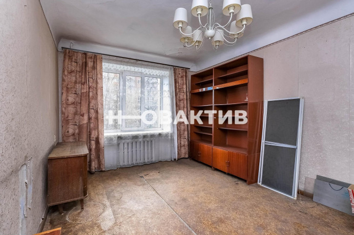4-комн квартира Ленинградская, 111