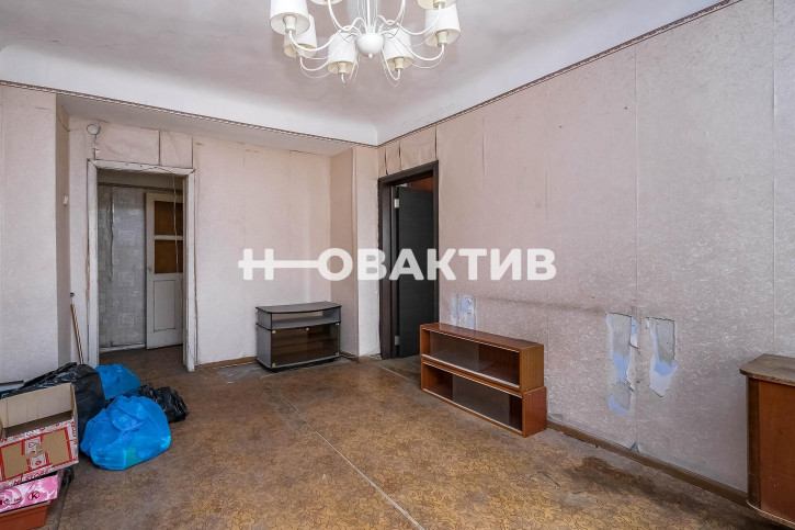 4-комн квартира Ленинградская, 111