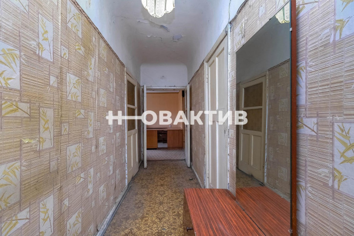 4-комн квартира Ленинградская, 111
