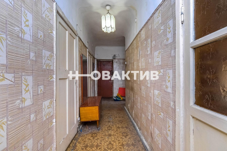 4-комн квартира Ленинградская, 111