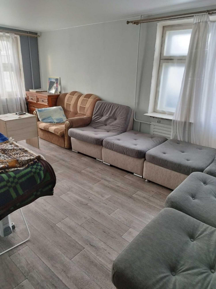 5-комн квартира Героев Труда, 49