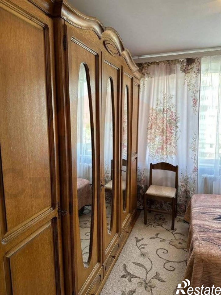 3-комн квартира Победы пр-кт, 37