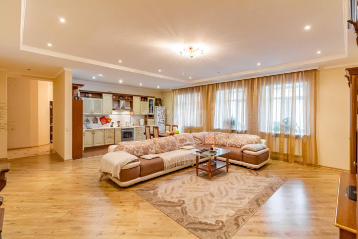 3-комн квартира Пригородная улица, 8г
