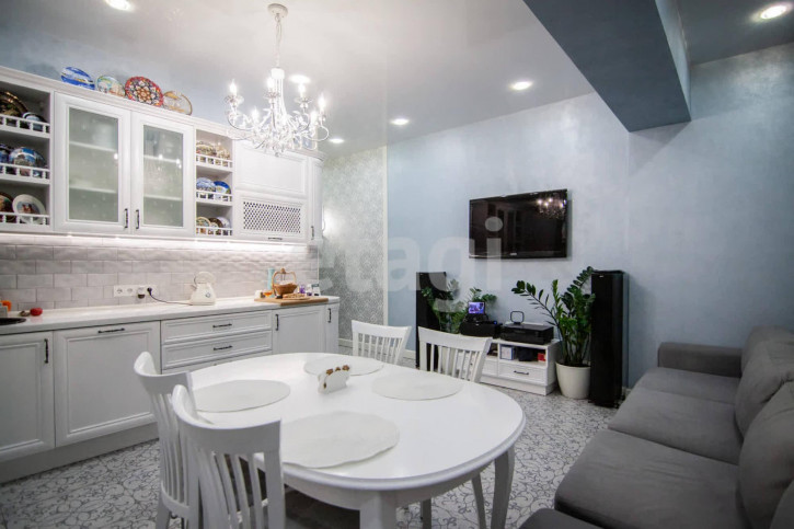 3-комн квартира Дальняя, 8