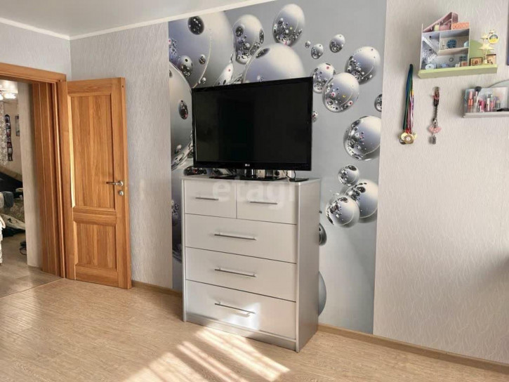 2-комн квартира Станислава Карнацевича, 14