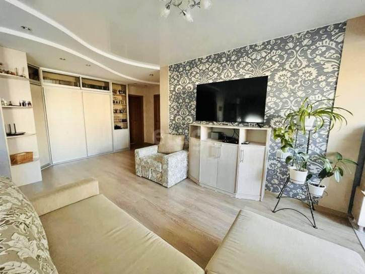 2-комн квартира Станислава Карнацевича, 14